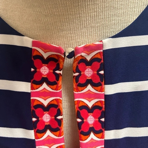 Beautiful Eliza J dress  size 4 lined with back zipper polyester/spandex - Picture 5 of 9